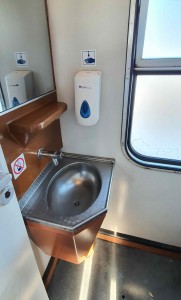 Záchod ve vlaku Bdmtee 281