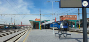 Pardubice hlavní nádraží, nástupiště u koleje 9