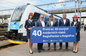 Hradec Králové: slavnostní předání nových vlaků RegioPanter a RegioFox.