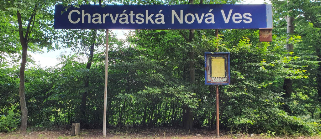 Vlaková zastávka Charvátská Nová Ves