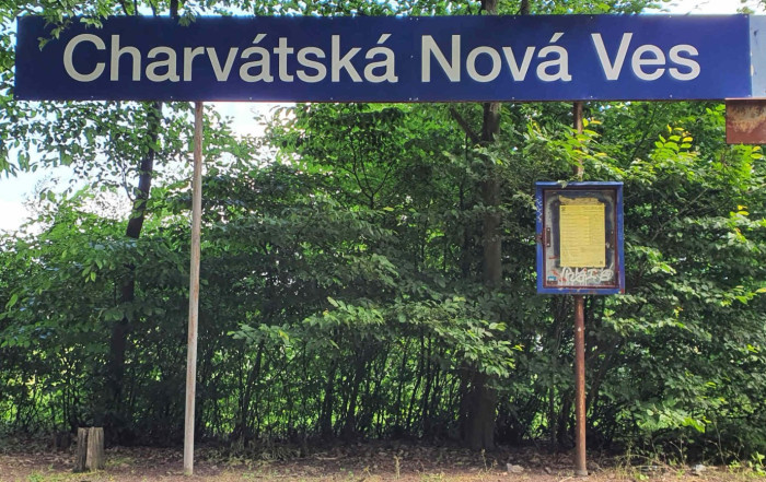 Vlaková zastávka Charvátská Nová Ves