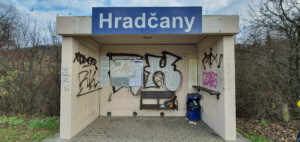 Hradčany, přístřešek u 2.nástupiště