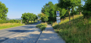 Autobusová zastávka "Hradčany, železniční stanice"