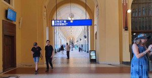 Foyer Café na pražském hlavním nádraží