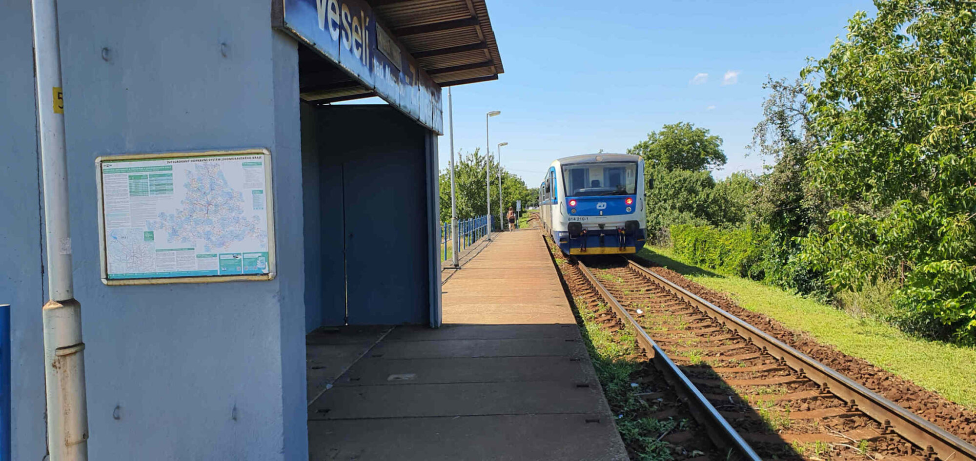 Nástupiště na zastávce Veselí nad Moravou -Zarazice