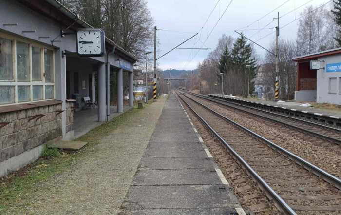 Vlaková zastávka na znamení Hamry nad Sázavou