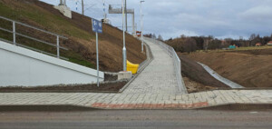 Zastávka Vlkov-Osová, přístup na nástupiště u koleje 2, směr Křižanov