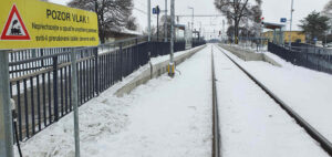 Příchod na druhé nástupiště na zastávce Bohuňovice