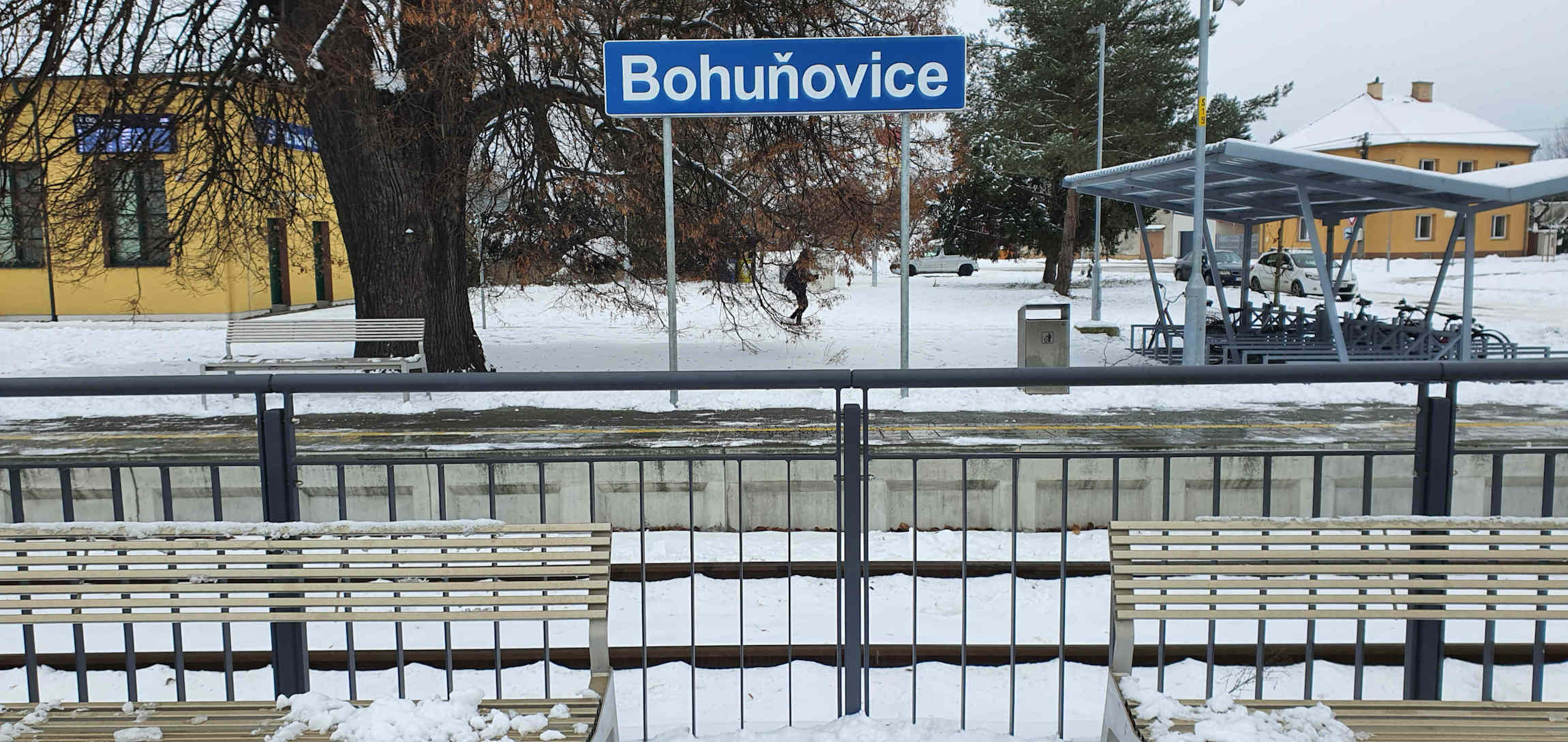 Zastávka Bohuňovice na trati z Olomouce do Uničova a Šumperku